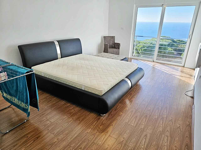 Panoramic view house in Ratac with swimming pool — photo 7